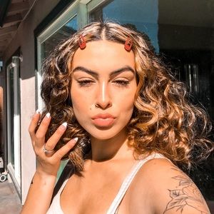 Meet your Posher, Athena